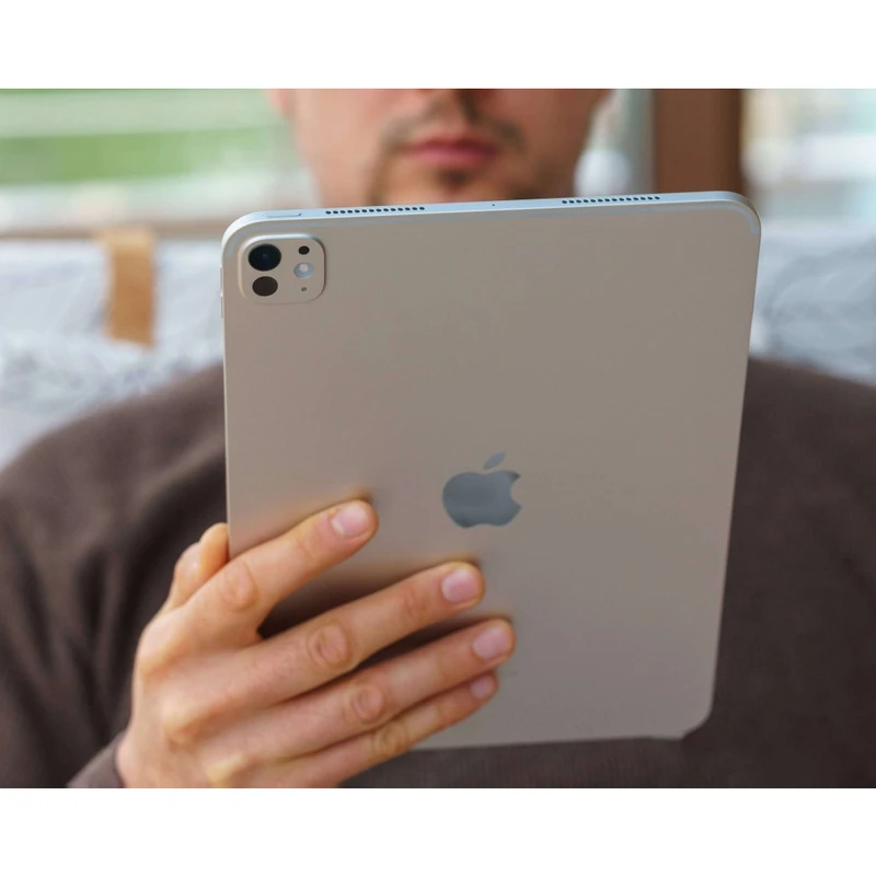 تبلت ۱۱ اینچ اپل مدل IPad Pro 2025 M5 Wi-Fi ظرفیت ۵۱۲ گیگابایت و رم ۱۲ گیگابایت، رزولوشن دوربین ۱۲ مگاپیکسل، پشتیبانی از قلم و کیبورد